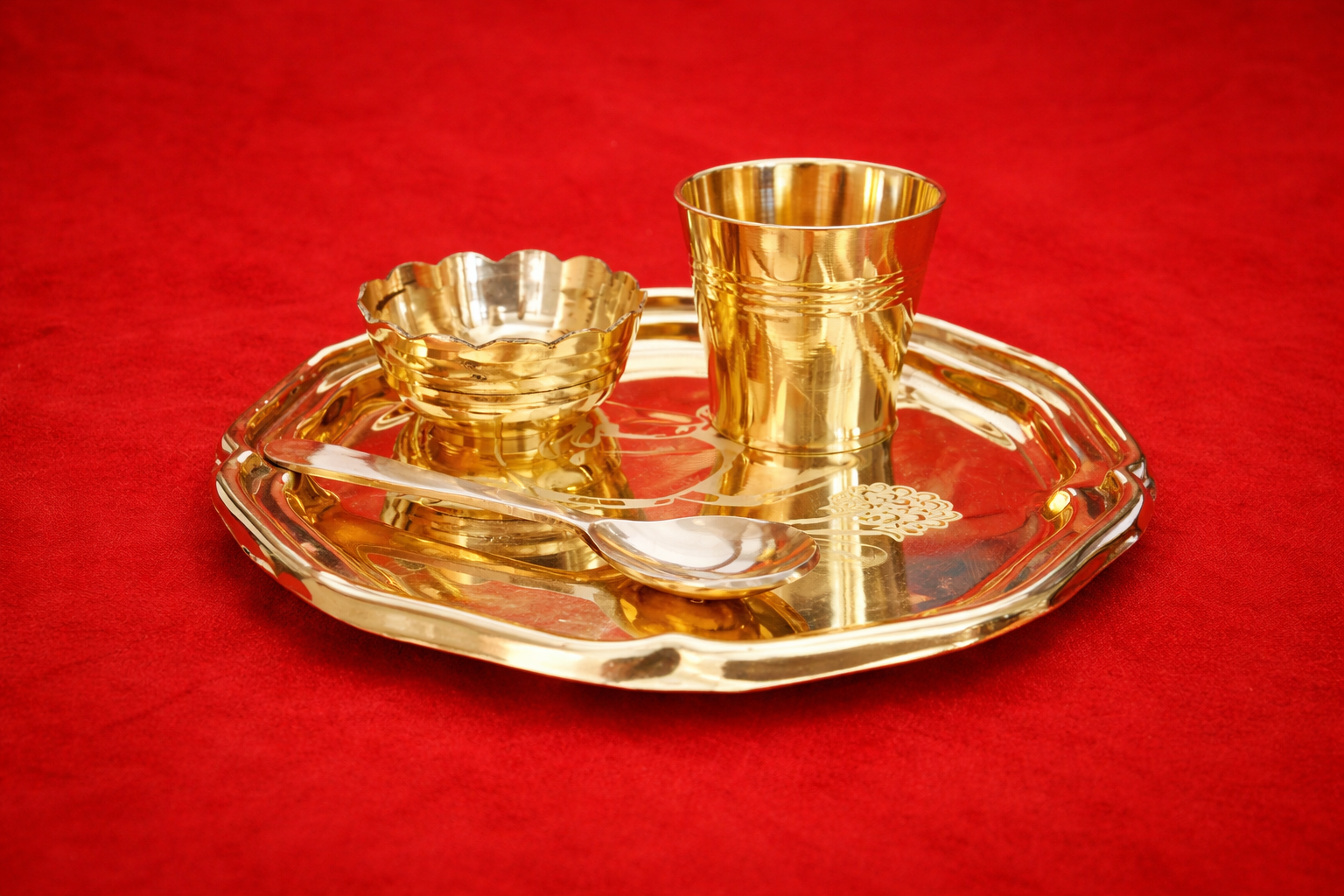 Premium Brass Thali Set – 4 Pcs
